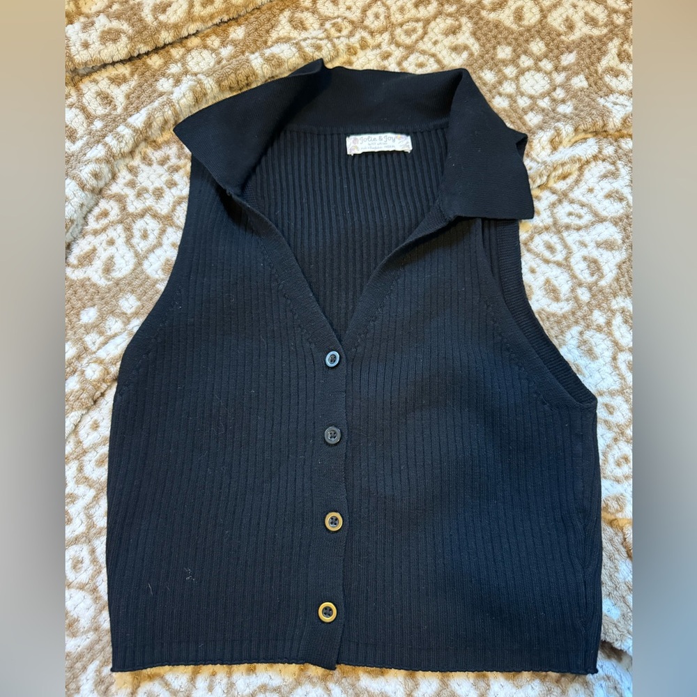 Cropped sweater vest